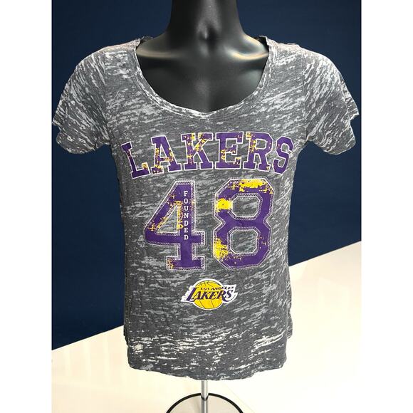 LA Lakers Women’s T-Shirt Size M |
48 Founded design NBA Licensed Distressed Tee - Picture 1 of 9